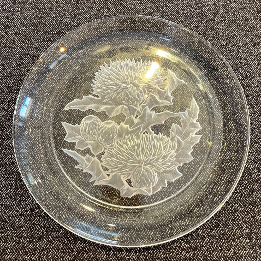 Hoya Crystal Yamamoto Flower Plate - Thistle